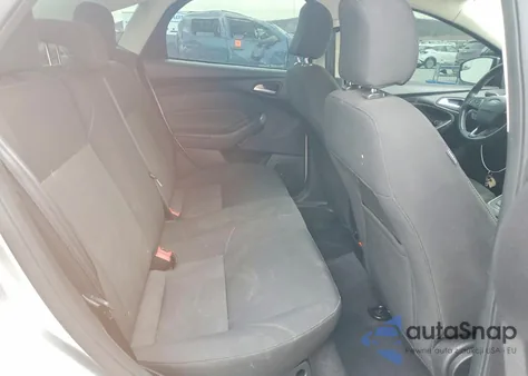 2015 Ford Focus Se z USA, uszkodzony, nr VIN 1FADP3F27FL210728